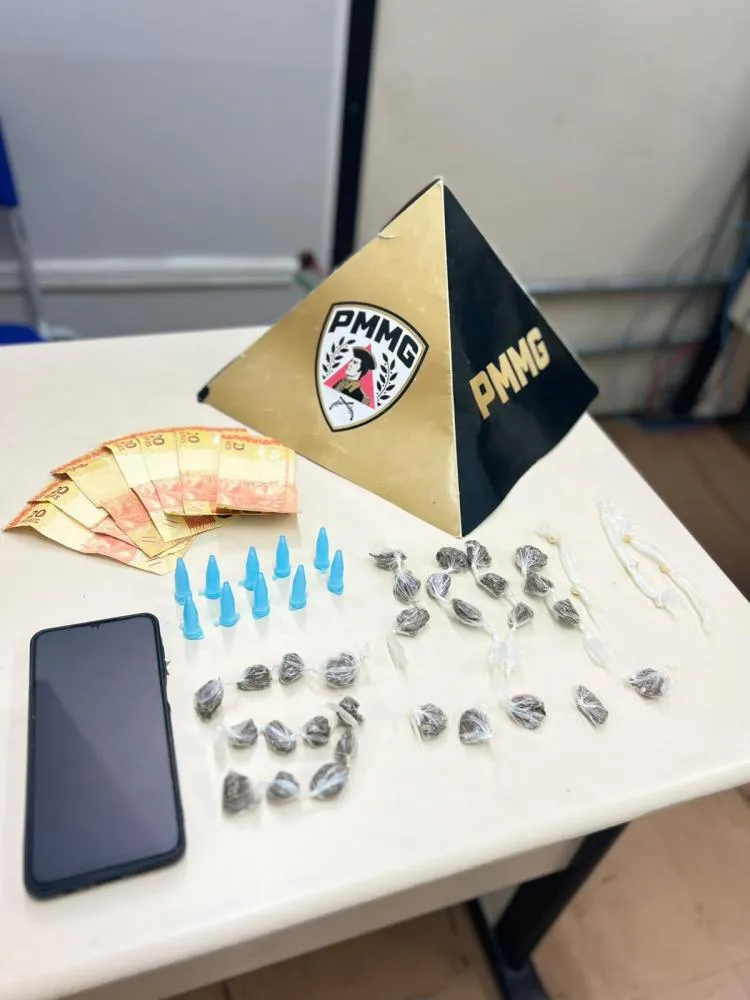 Dupla é presa por tráfico de drogas em Itatiaiuçu