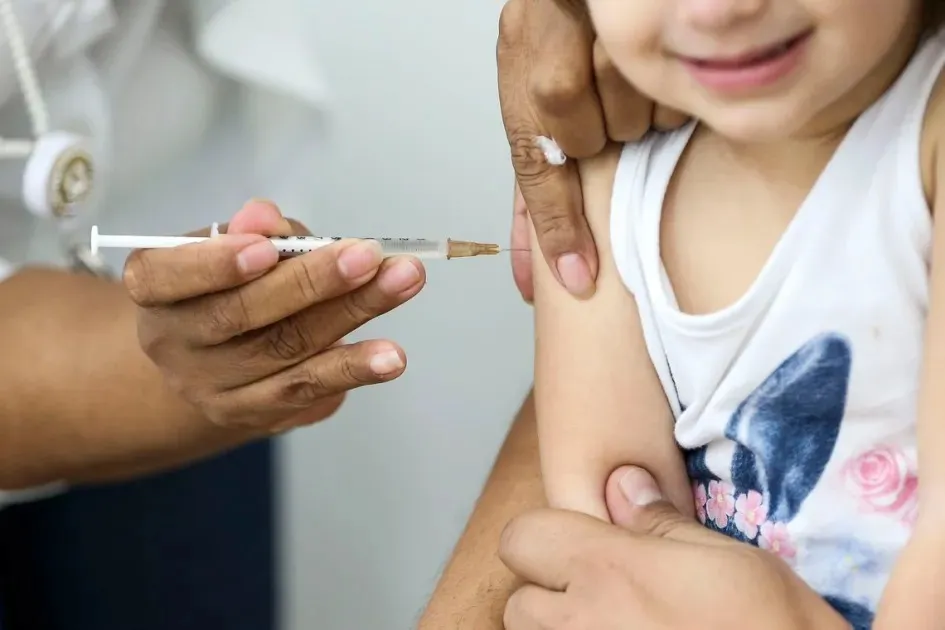 Nova Serrana alerta para importância da vacinação contra o sarampo após avanço da doença nas Américas