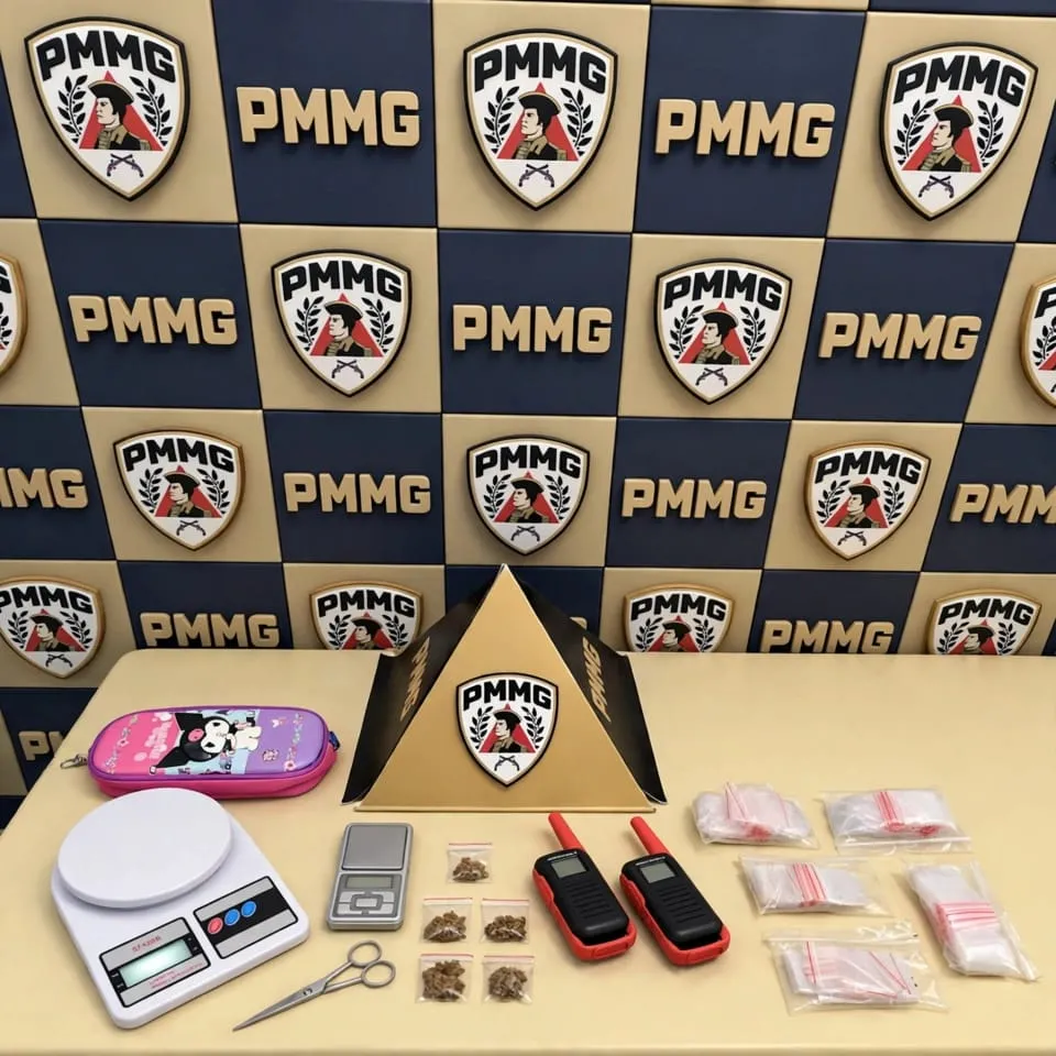 PM apreende drogas e materiais relacionados ao tráfico em Santo Antônio do Monte