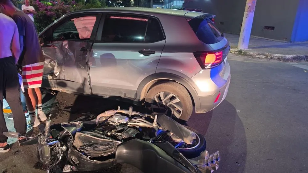 Jovem de 19 anos morre em acidente entre carro e moto em Nova Serrana