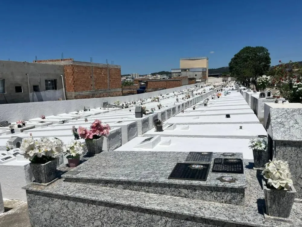 Nova Serrana divulga programação de missas e horários dos cemitérios para o Dia de Finados